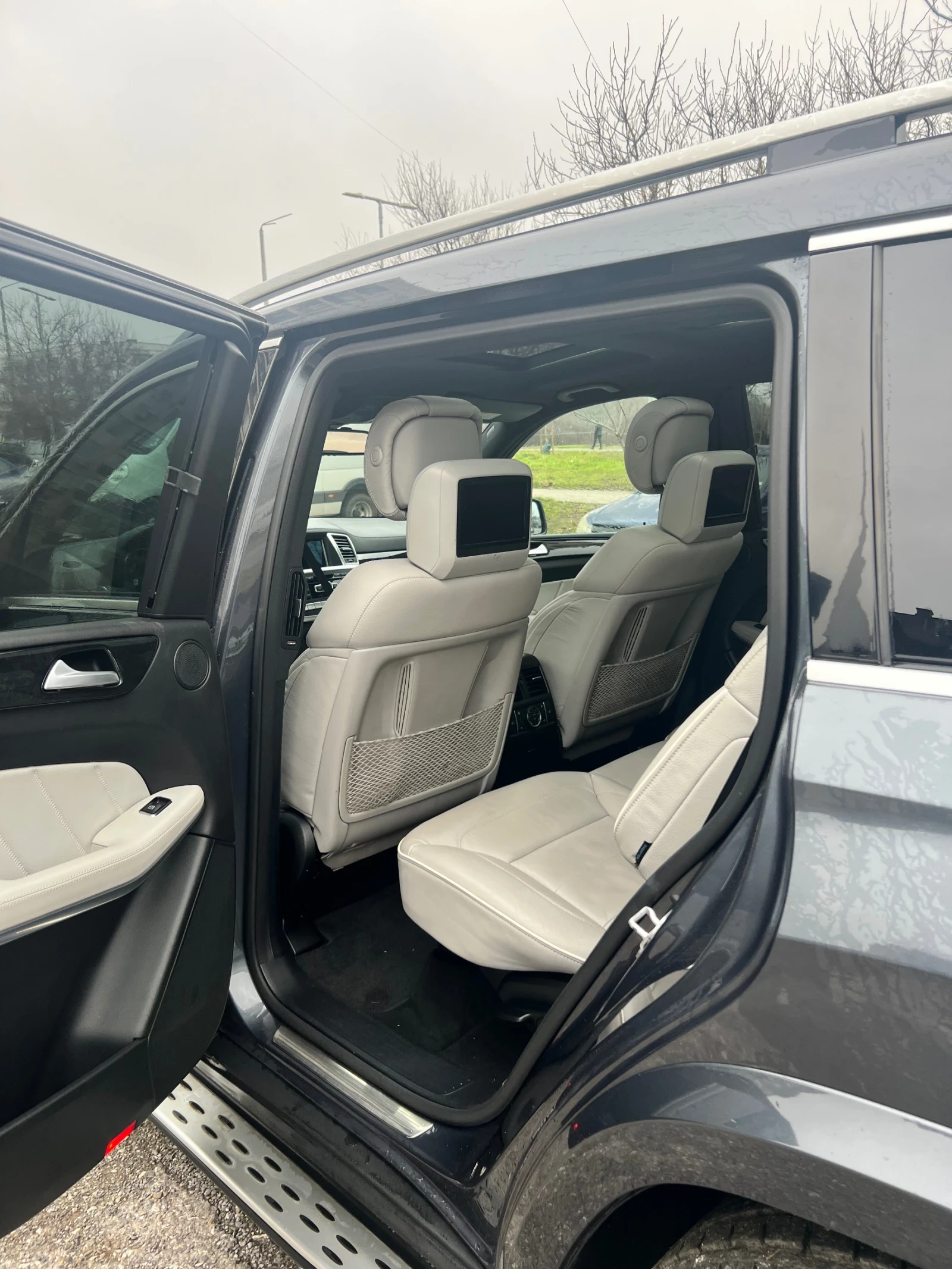 Mercedes-Benz GL 550  - изображение 8