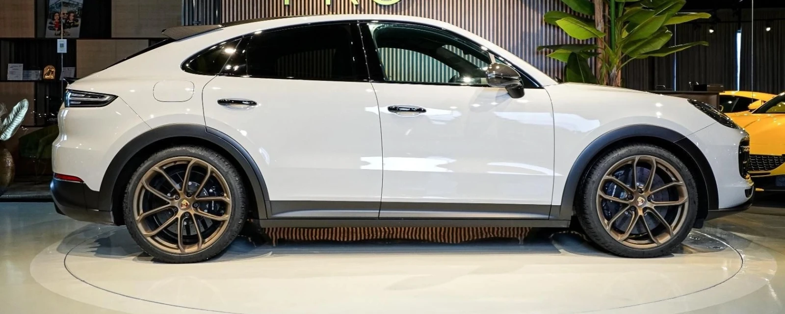 Porsche Cayenne Coupe Turbo GT 4.0 V8 - изображение 2