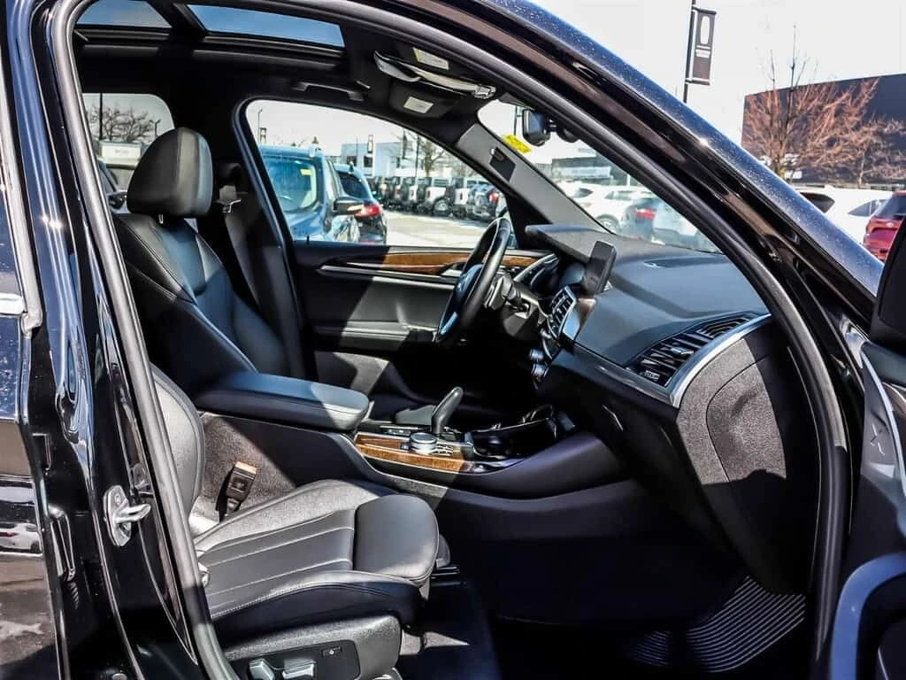 BMW X3 * xDrive30i Sports Activity Vehicle * CARFAX * ЦЕН, снимка 13 - Автомобили и джипове - 53935649