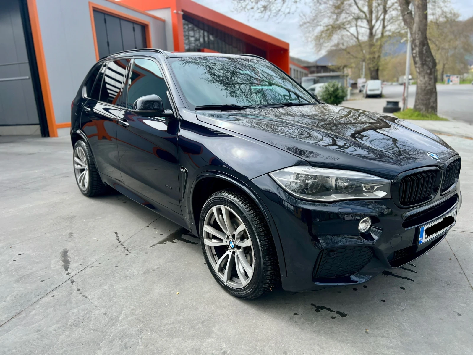 BMW X5 3.0D M-пакет, KeyLessGO, Head UP, снимка 2 - Автомобили и джипове - 54193504