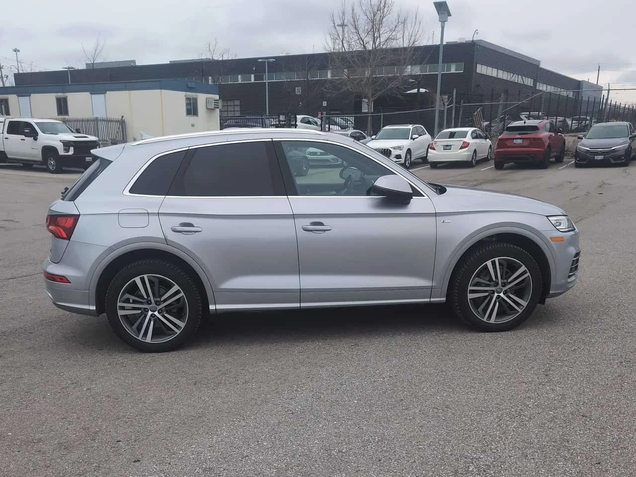 Audi Q5 * Progressiv * CARFAX * 2 КЛЮЧА * ПАНО * KEYLESS, снимка 3 - Автомобили и джипове - 54200136