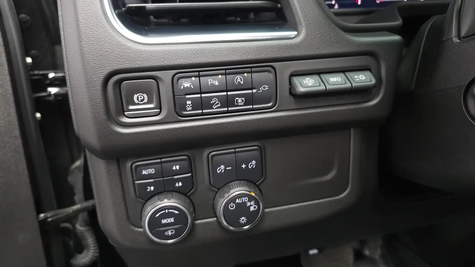 Chevrolet Tahoe 6.2, снимка 8 - Автомобили и джипове - 55206474
