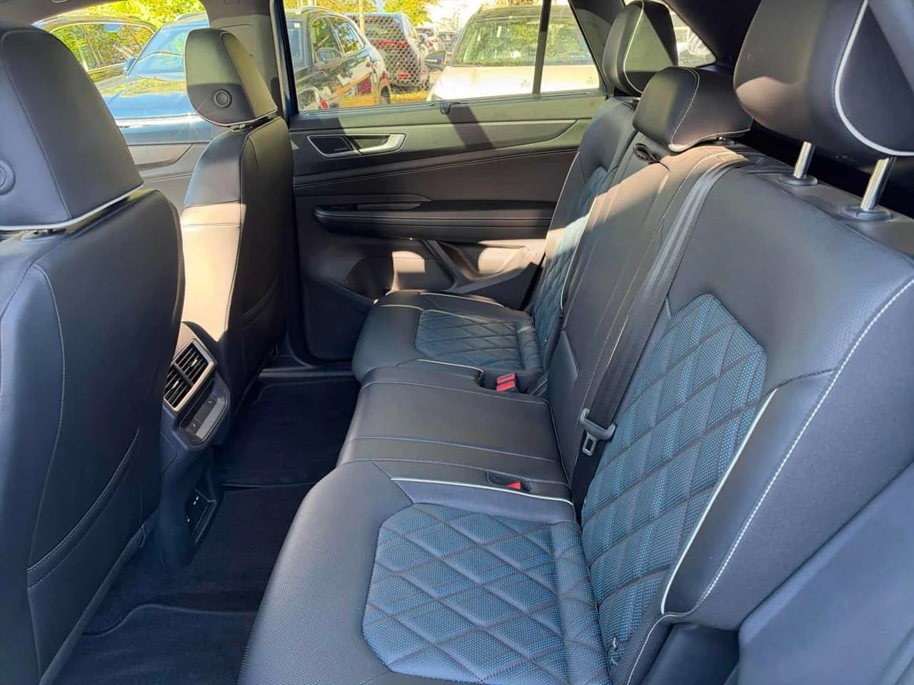 VW Atlas * Execline * CARFAX * ����� �� ����������� | Mobile.bg � ����������� 11