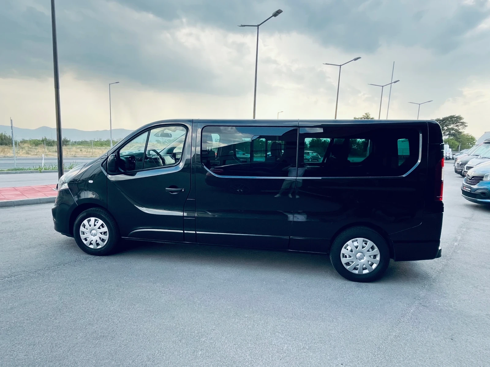 Renault Trafic 8-МЕСТА;ДЪЛГА БАЗА;КЛИМАТИК;НАВИГАЦИЯ;EURO-6;125 - изображение 3