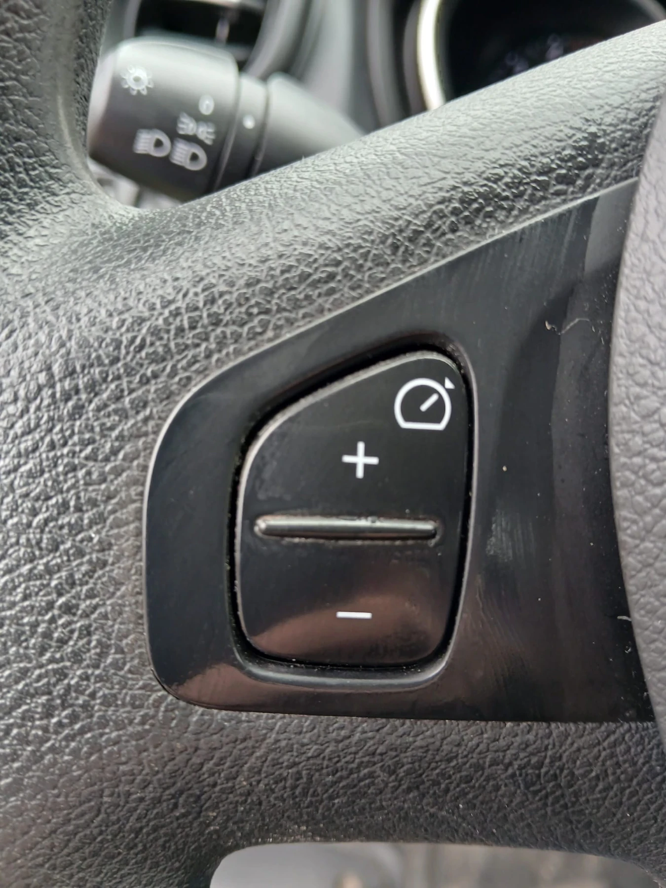 Renault Trafic 2.0 - изображение 10