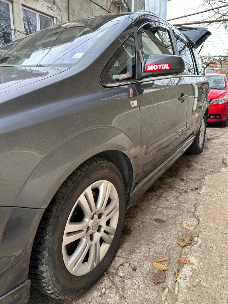 Opel Zafira 1.6 COSMO, снимка 14 - Автомобили и джипове - 47480082