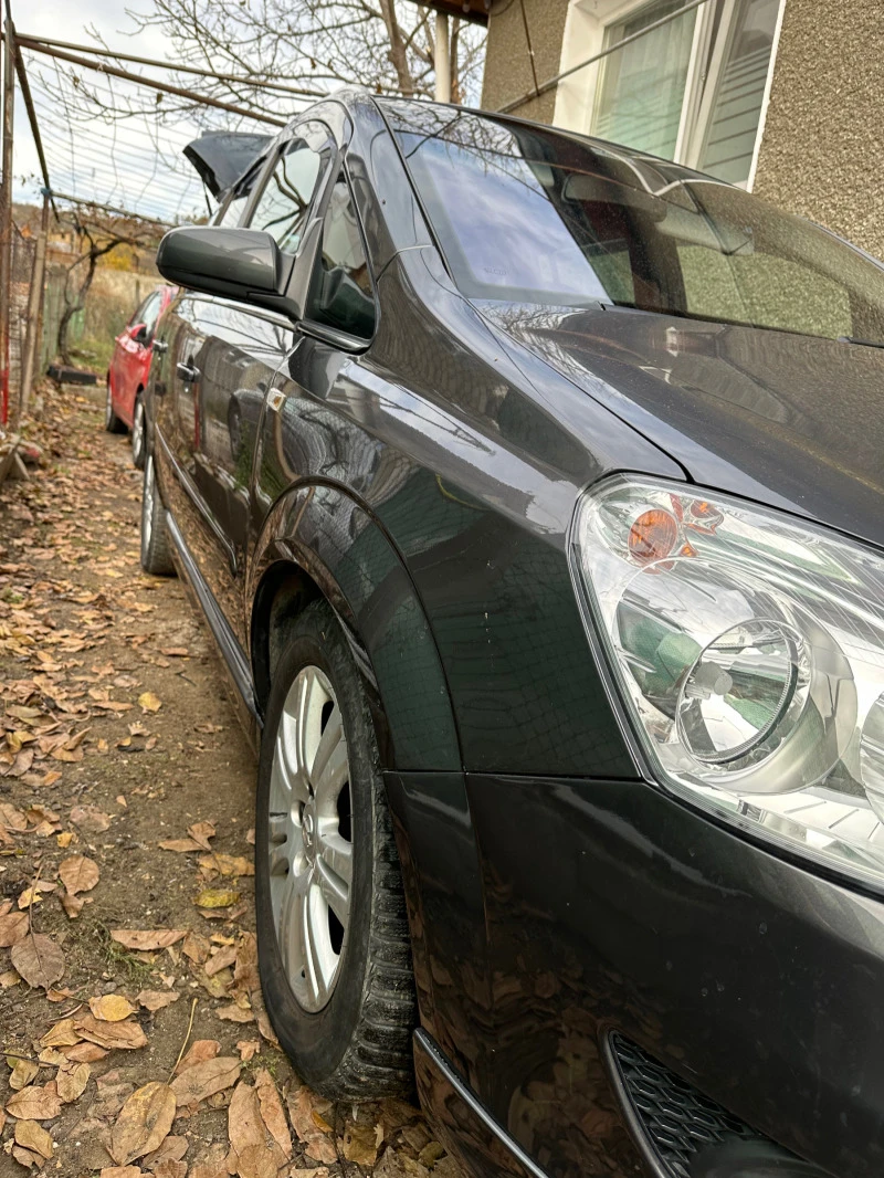 Opel Zafira 1.6 COSMO, снимка 12 - Автомобили и джипове - 47480082