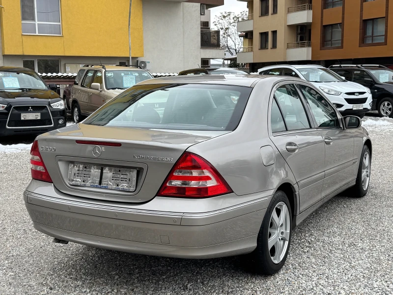 Mercedes-Benz C 200 KOMPRESSOR* FACELIFT* СЕРВ.ИСТОРИЯ, снимка 6 - Автомобили и джипове - 46770631