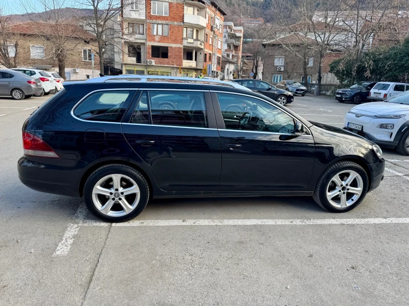 VW Golf 1.6 TD Кожа Панорама Ксенон Подгрев, снимка 4 - Автомобили и джипове - 49319031