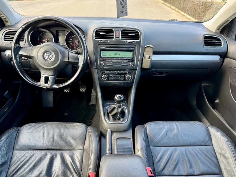 VW Golf 1.6 TD Кожа Панорама Ксенон Подгрев, снимка 13 - Автомобили и джипове - 49319031