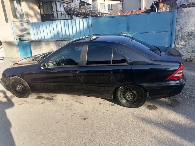 Mercedes-Benz C 180, снимка 3 - Автомобили и джипове - 49364278