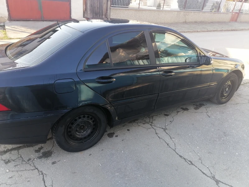 Mercedes-Benz C 180, снимка 2 - Автомобили и джипове - 49364278