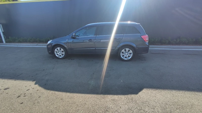 Opel Astra 1.7, снимка 4 - Автомобили и джипове - 52278621