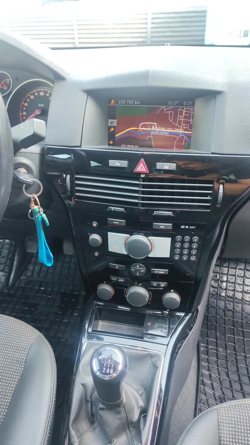 Opel Astra 1.7, снимка 9 - Автомобили и джипове - 52278621