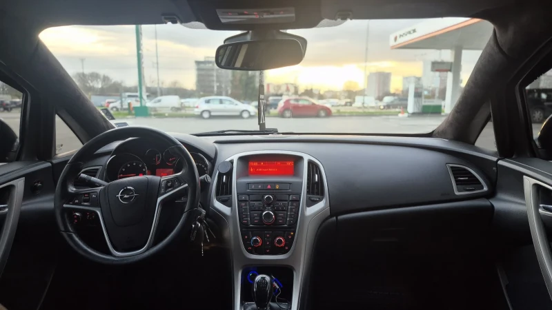 Opel Astra J 1.4T I ГАЗ, снимка 9 - Автомобили и джипове - 52564445