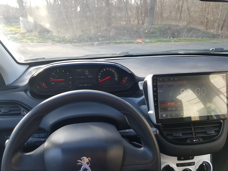 Peugeot 208 1.0 VVT, снимка 8 - Автомобили и джипове - 52724968
