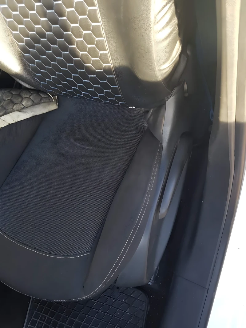 Peugeot 208 1.0 VVT, снимка 9 - Автомобили и джипове - 52724968