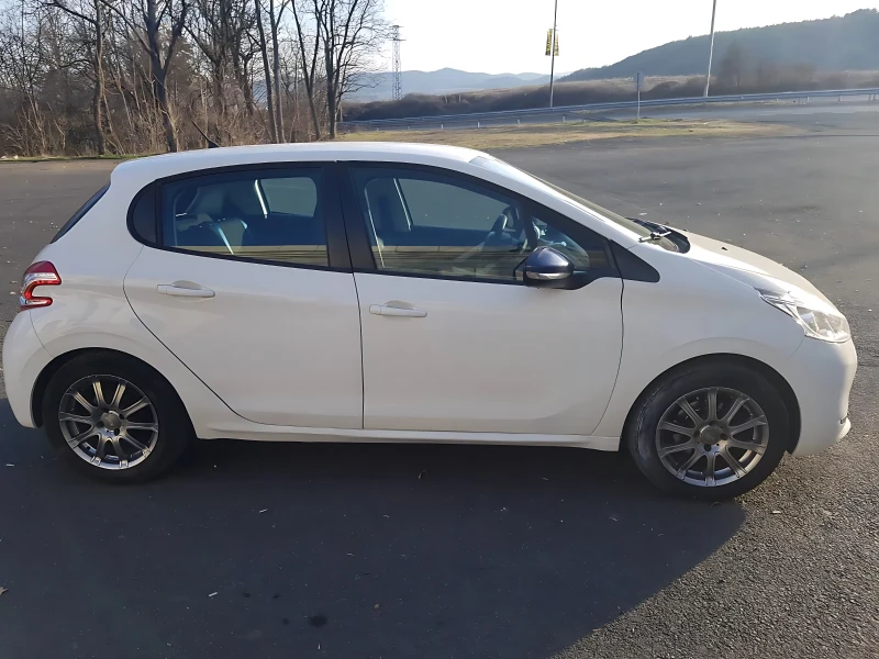 Peugeot 208 1.0 VVT, снимка 4 - Автомобили и джипове - 52724968