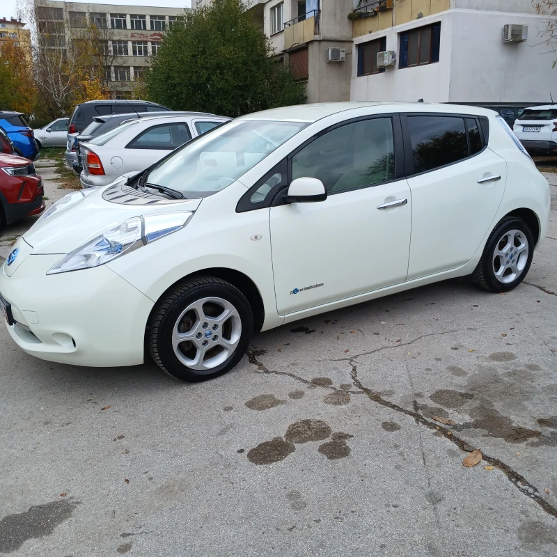 Nissan Leaf , снимка 6 - Автомобили и джипове - 52933907