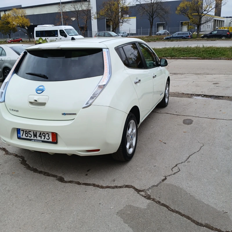 Nissan Leaf , снимка 9 - Автомобили и джипове - 52933907