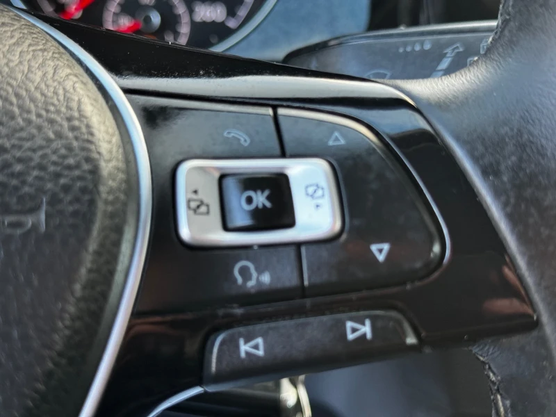 VW Golf 1.6TDI/EURO 6B/ Navi/ 110kc, снимка 13 - Автомобили и джипове - 53295009