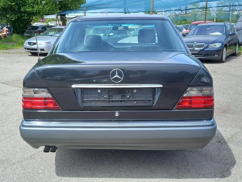 Mercedes-Benz E 220 W124 150k.c., снимка 5 - Автомобили и джипове - 36685682