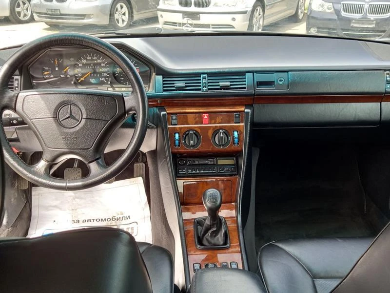 Mercedes-Benz E 220 W124 150k.c., снимка 9 - Автомобили и джипове - 36685682