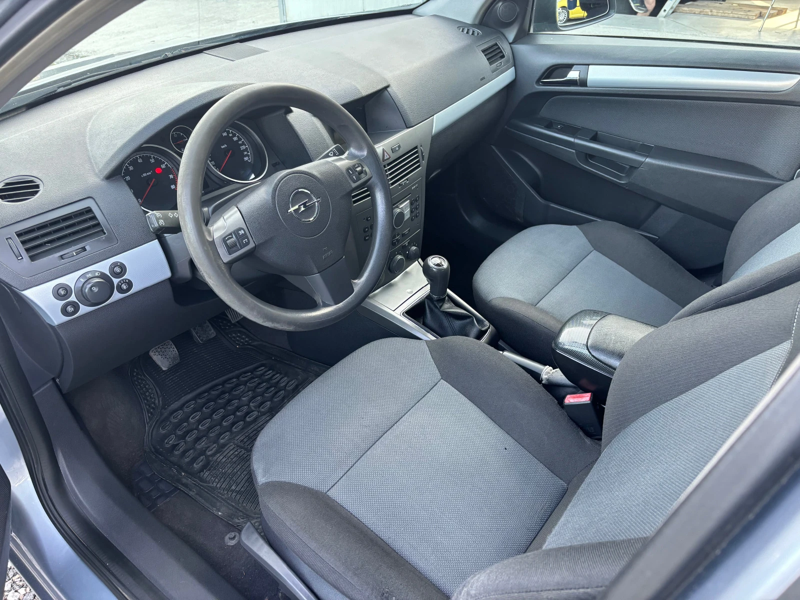 Opel Astra 1.6 - изображение 6