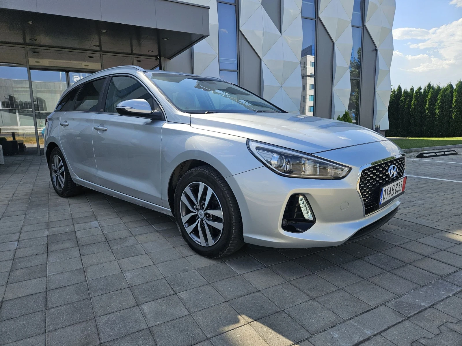 Hyundai I30 1.4i AUTOMATIC swiss edition  - изображение 5