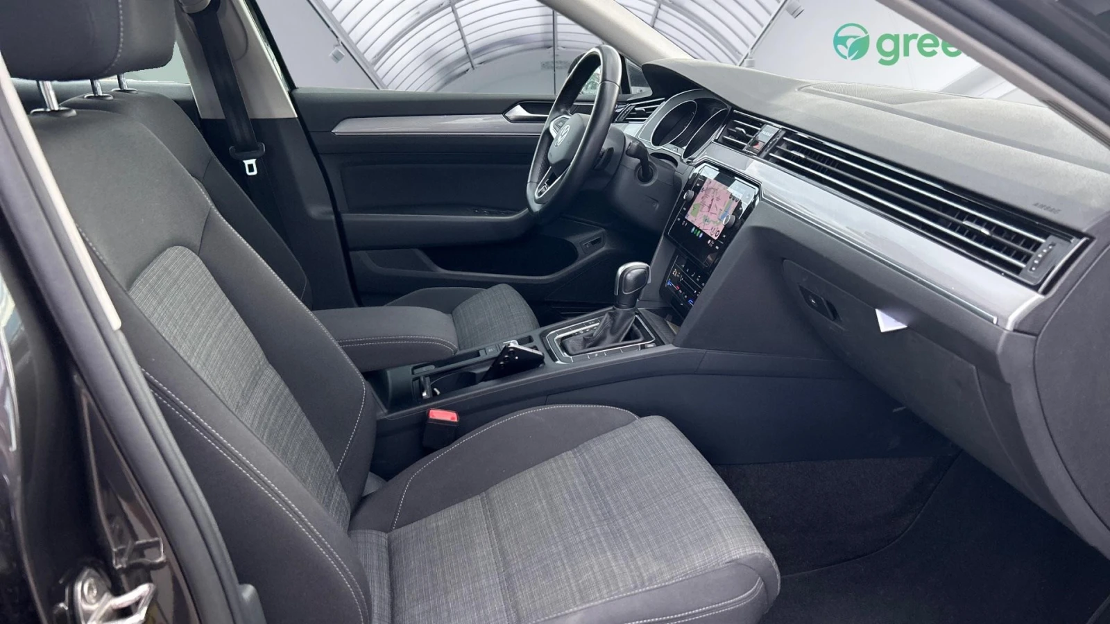 VW Passat 2.0 TDi SCR DSG, Месечна вноска от 444 лв. - изображение 9