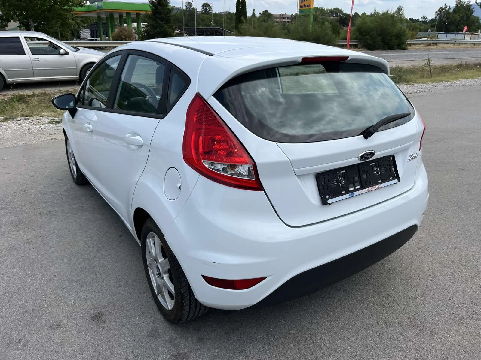Ford Fiesta 1.3i 68кс 98 000км EURO5B КЛИМАТИК - изображение 5