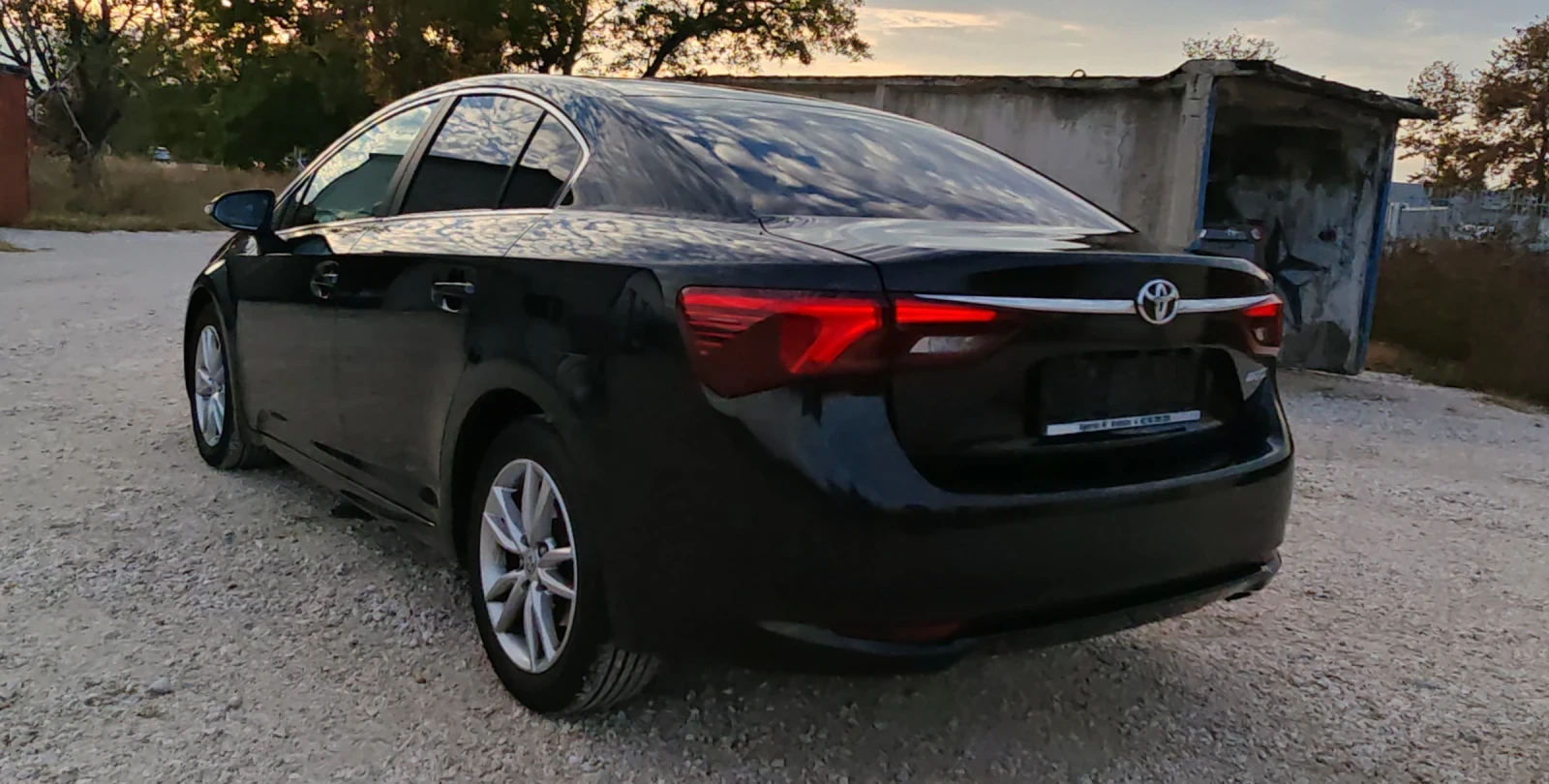 Toyota Avensis 2.0D4D Edition S+ * Bi-Xenon* Navi* Camera* Blueto - изображение 5