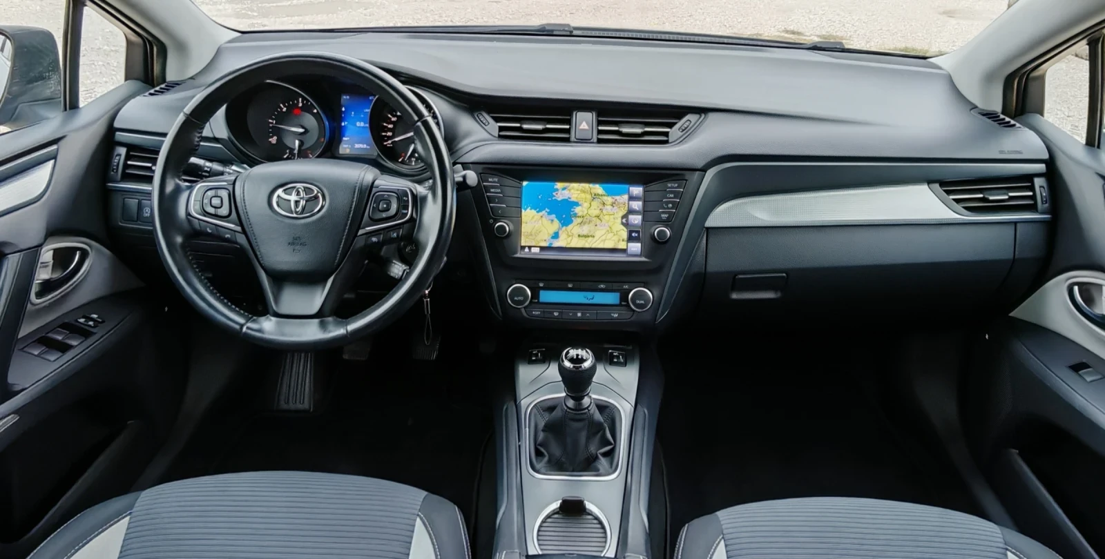 Toyota Avensis 2.0D4D Edition S+ * Bi-Xenon* Navi* Camera* Blueto - изображение 9