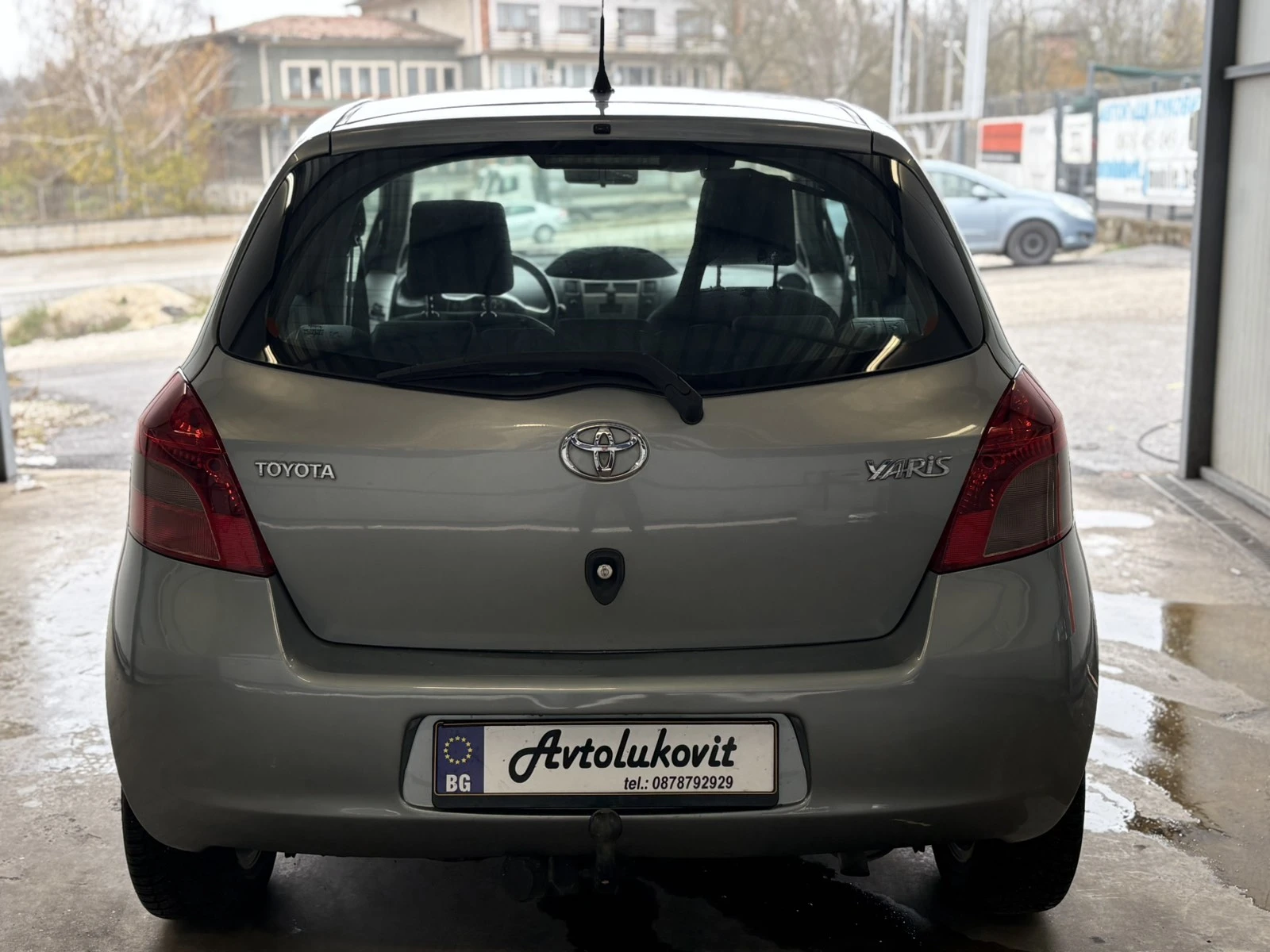 Toyota Yaris 1.3i Автоматик - изображение 5