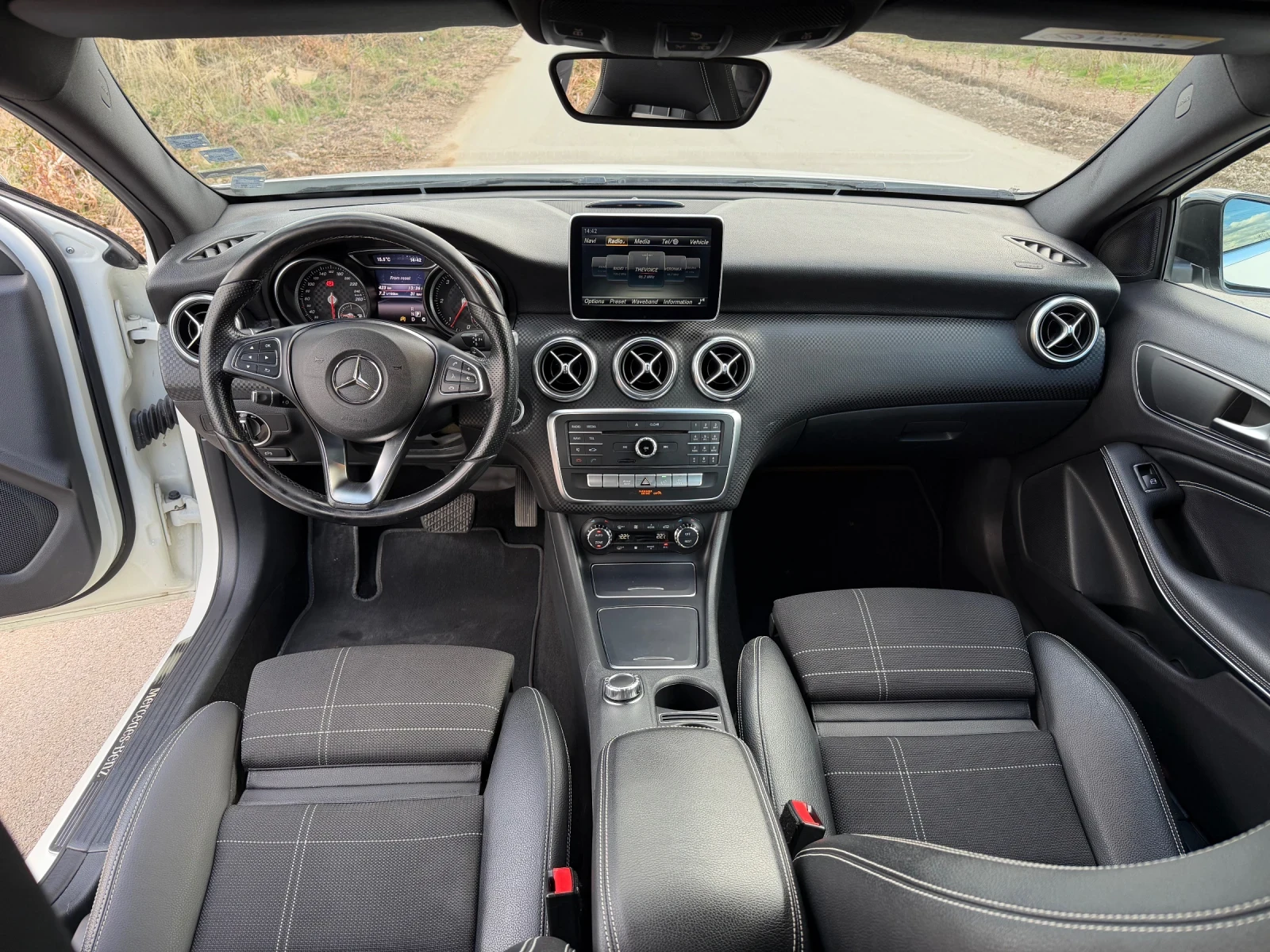 Mercedes-Benz A 200 4MATIC/CAMERA/PARK ASSIST/LED/AMBIENT | Mobile.bg � ����������� 12