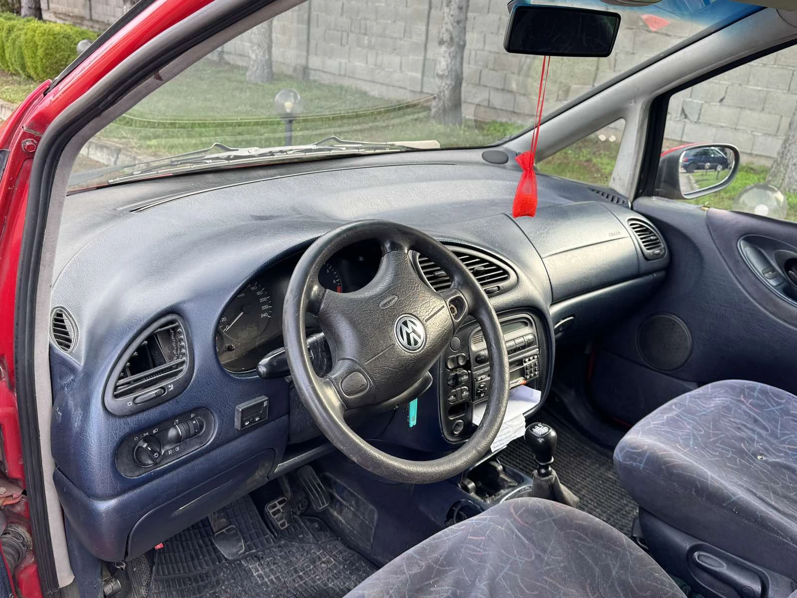 VW Sharan 1.9tdi, снимка 8 - Автомобили и джипове - 52662222