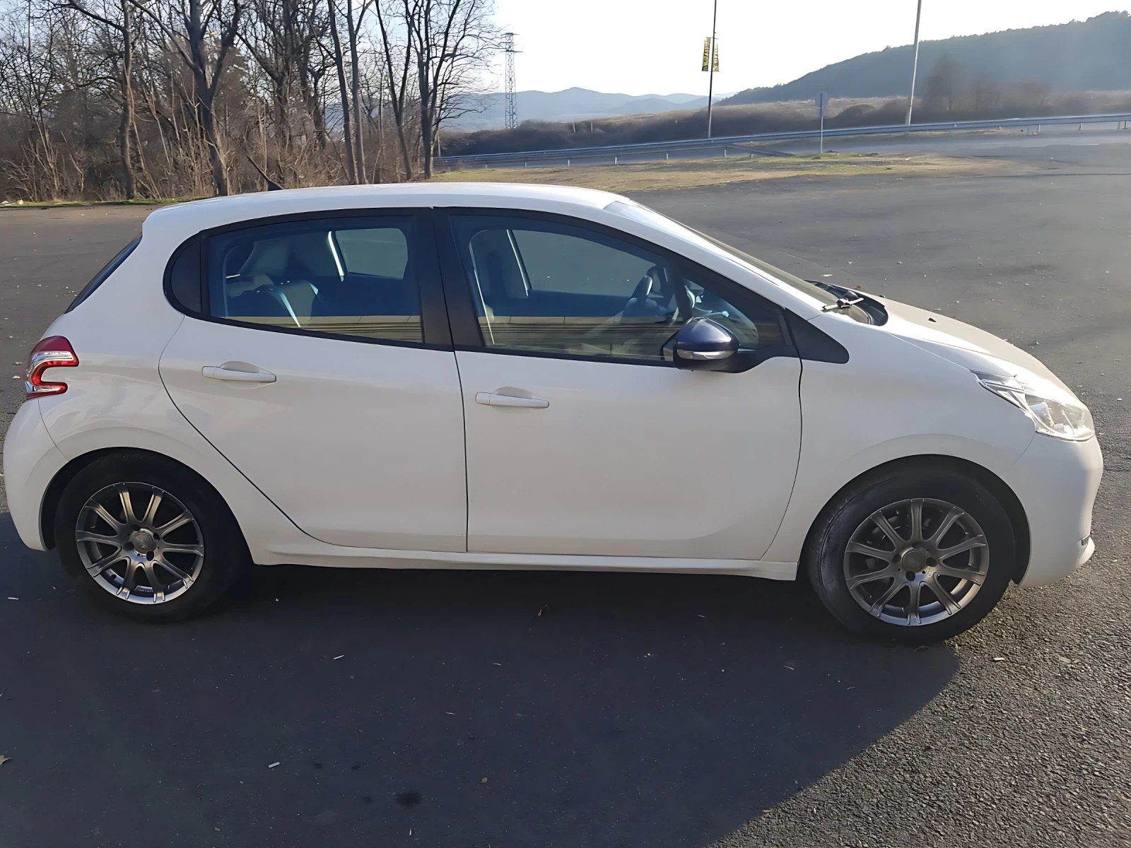 Peugeot 208 1.0 VVT - изображение 4