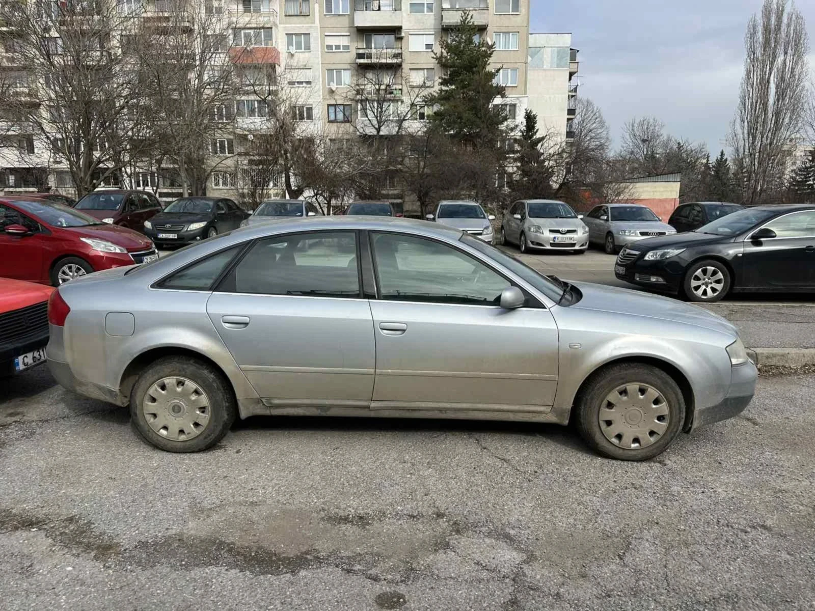 Audi A6 2.4 бензин, снимка 2 - Автомобили и джипове - 53457707