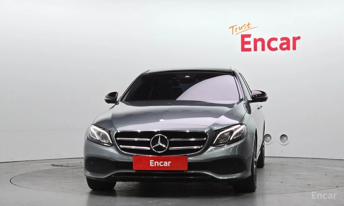 Mercedes-Benz E 300 DIGITAL* BURMESTER* 360 CAM* AMBIENT* PANORAMA* , снимка 2 - Автомобили и джипове - 54101835