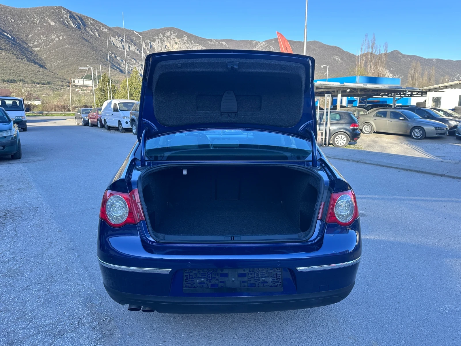 VW Passat 2.0TDI - КЛИМАТРОНИК, снимка 17 - Автомобили и джипове - 54130952