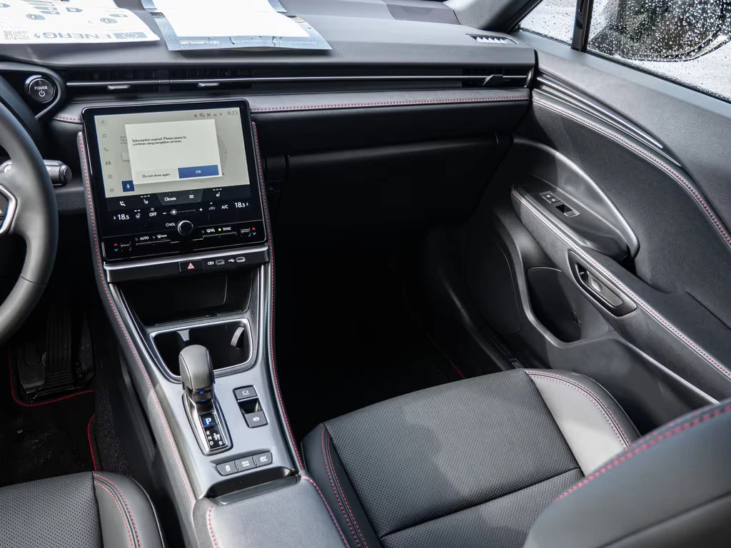 Lexus LBX 1.5HEV/136HP/ELEGANT/BLACK/CAM/NAVI/ACC/CPLAY/286q, снимка 13 - Автомобили и джипове - 54510973
