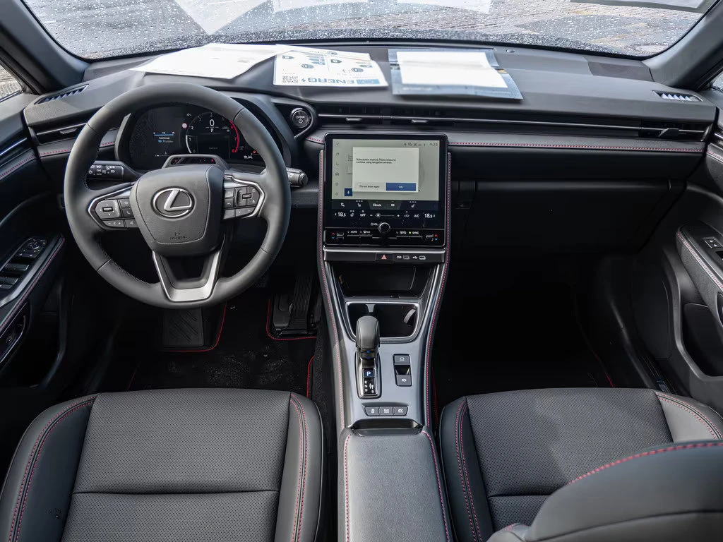 Lexus LBX 1.5HEV/136HP/ELEGANT/BLACK/CAM/NAVI/ACC/CPLAY/286q, снимка 8 - Автомобили и джипове - 54510973