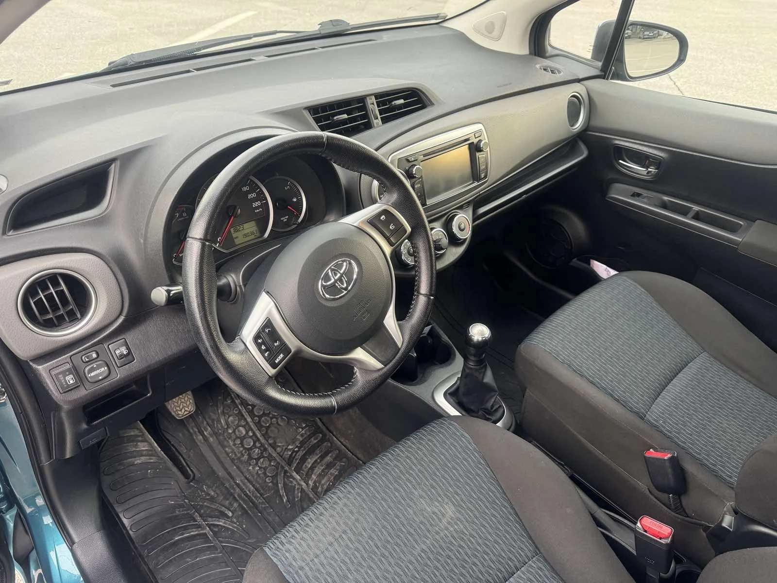 Toyota Yaris, снимка 4 - Автомобили и джипове - 54598033