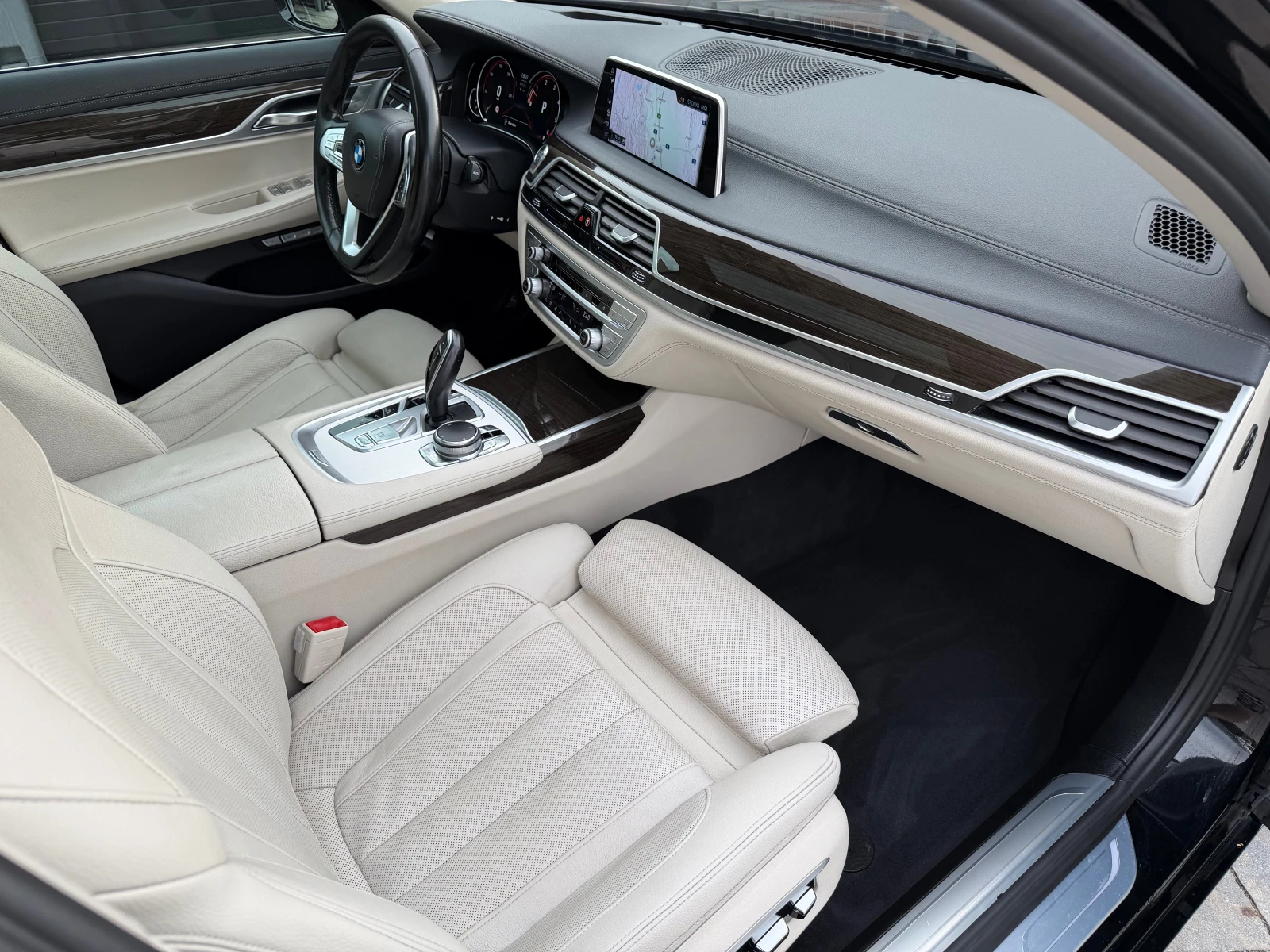 BMW 730 d xDrive * 3xTV* OBDUH* VAKUM#DiS#Cam360* HUD* Key, снимка 10 - Автомобили и джипове - 54906755