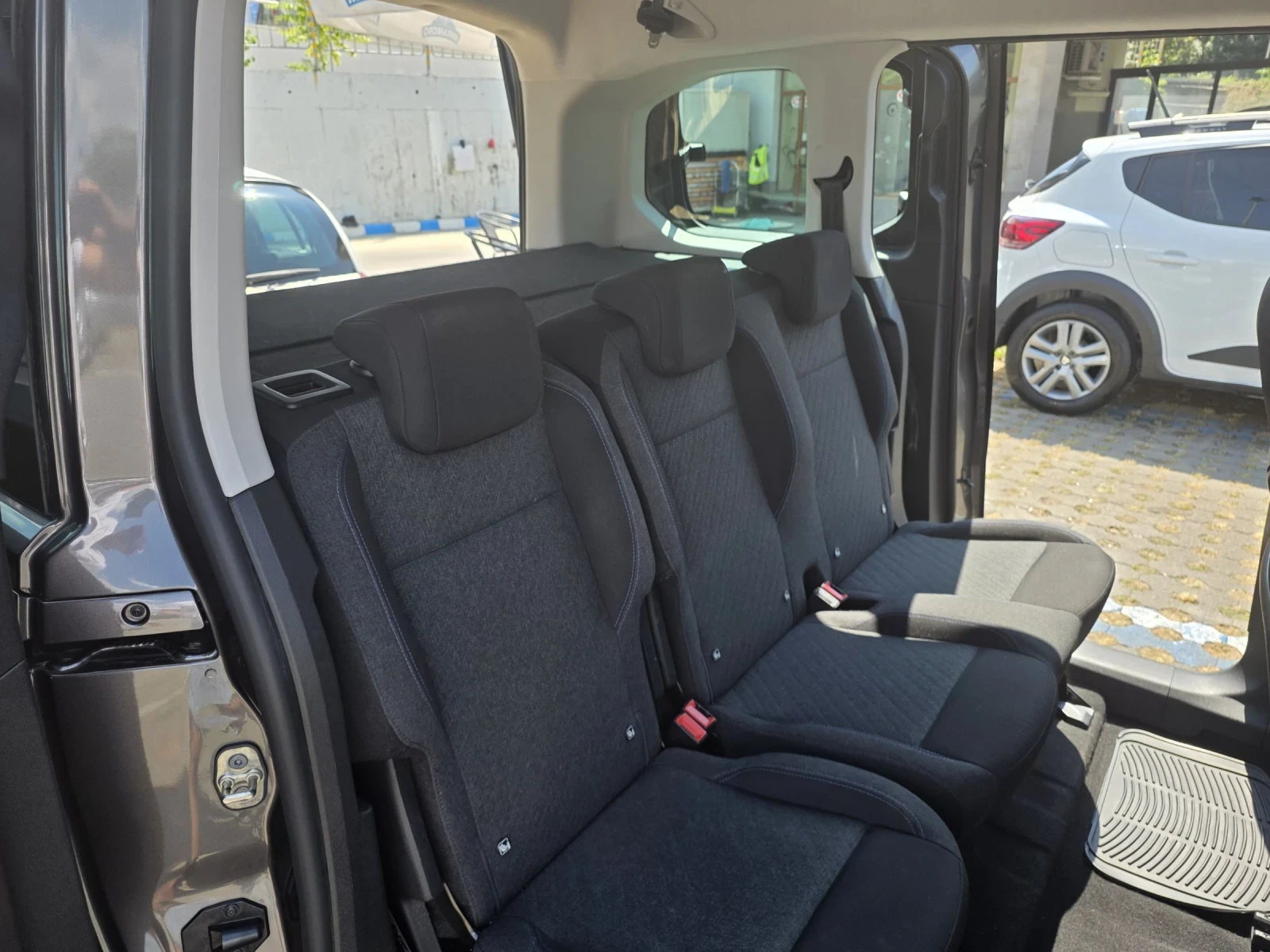 Peugeot Rifter Allure , снимка 14 - Автомобили и джипове - 55304992