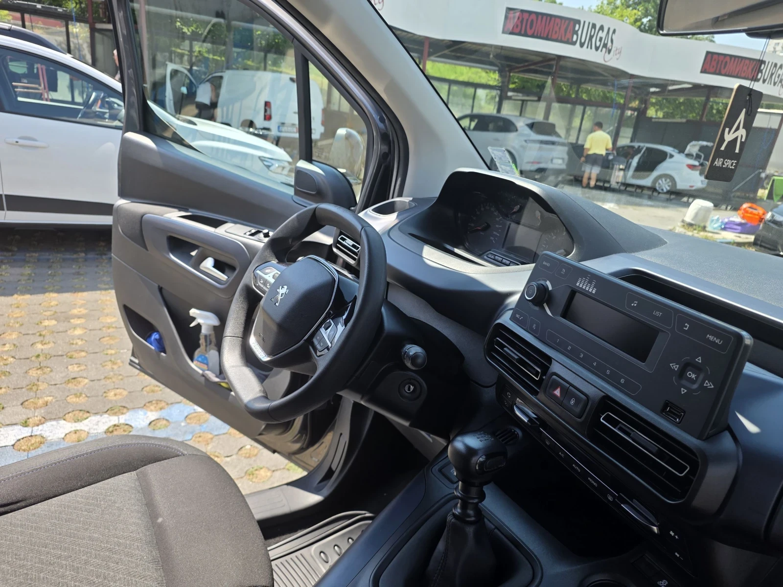 Peugeot Rifter Allure , снимка 12 - Автомобили и джипове - 55304992