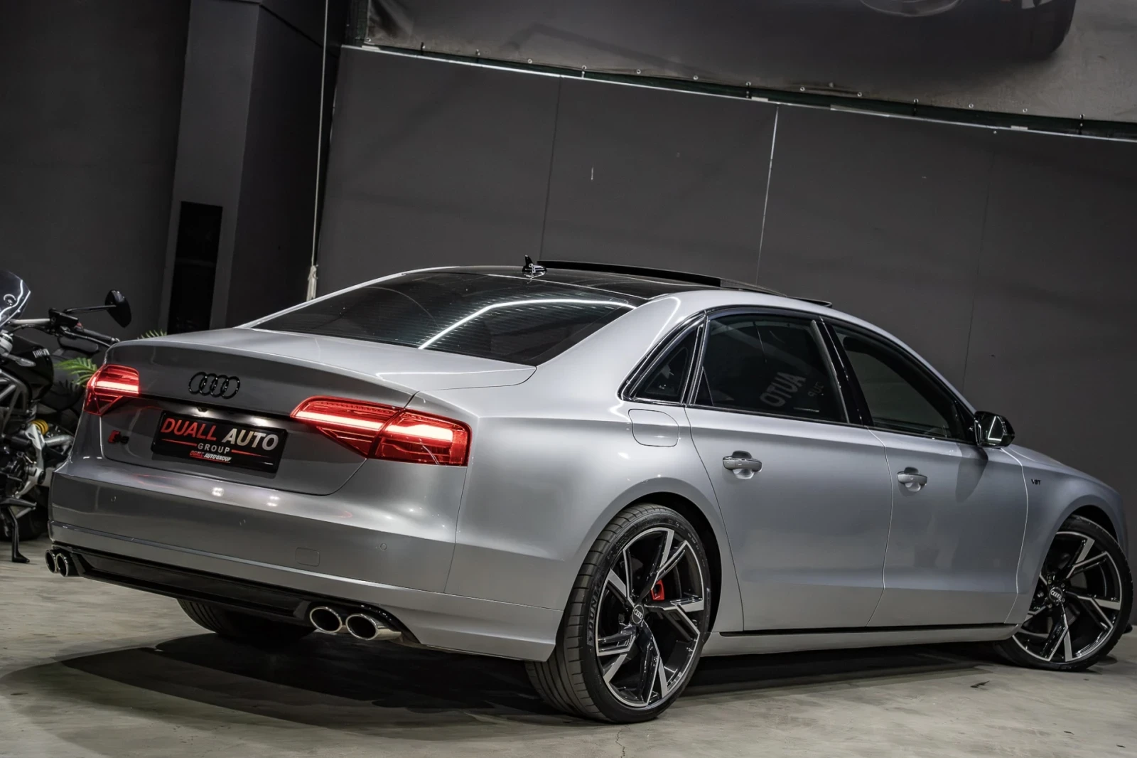 Audi A8 3.0T /S8/MATRIX/B&O/MEMORY/HUD/F1/CARBON/FULL/, снимка 4 - Автомобили и джипове - 55434908