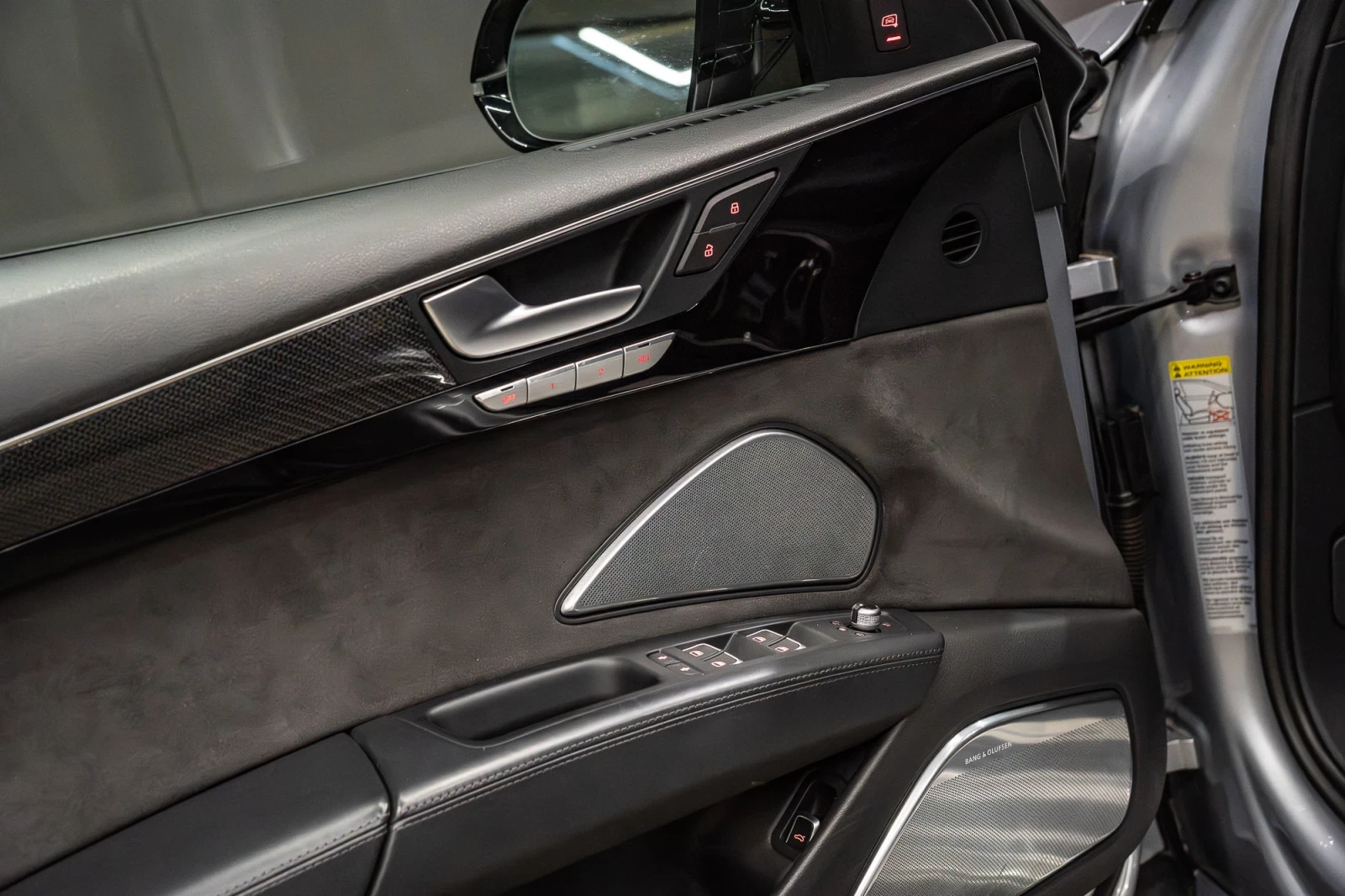 Audi A8 3.0T /S8/MATRIX/B&O/MEMORY/HUD/F1/CARBON/FULL/, снимка 14 - Автомобили и джипове - 55434908
