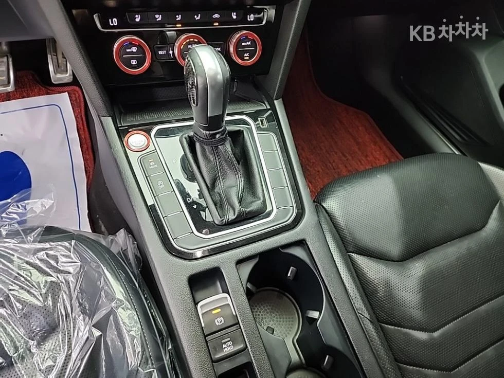 VW Arteon 2.0 TDI PRESTIGE PANORAMA/CAMERAS/FULL, снимка 9 - Автомобили и джипове - 55456018