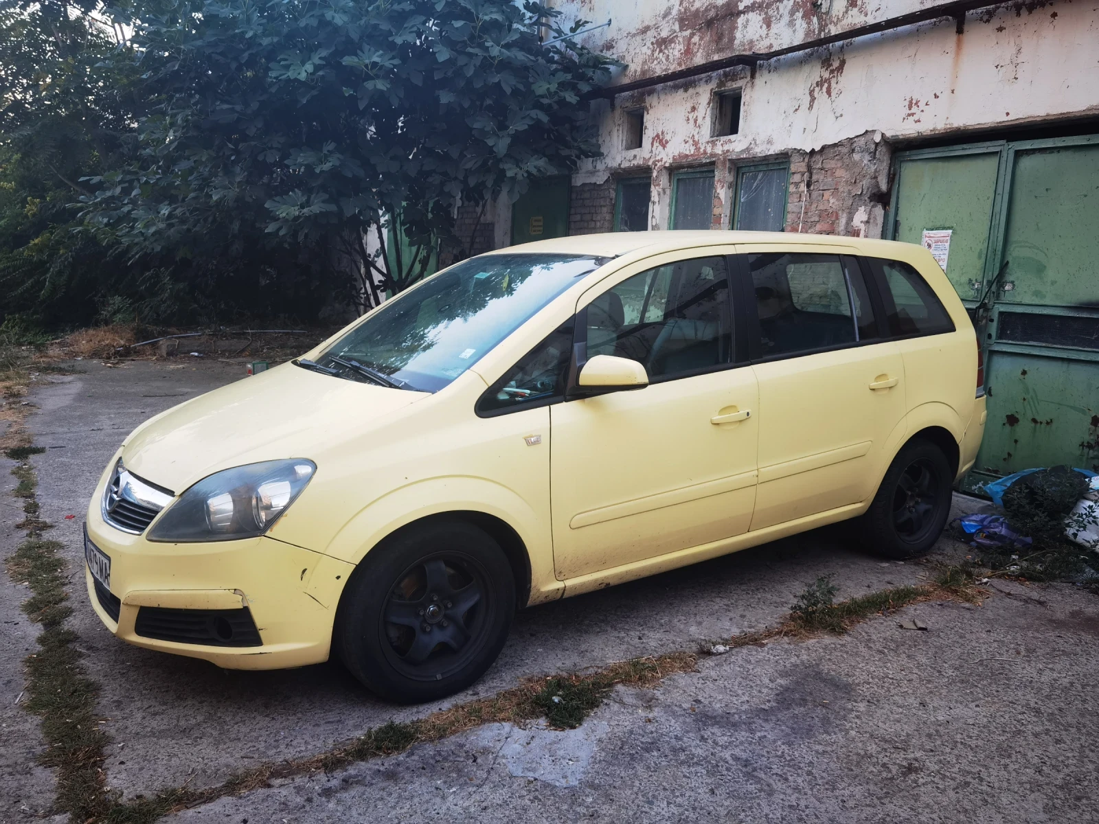 Opel Zafira 1.6 Заводски Метан, снимка 2 - Автомобили и джипове - 55532455